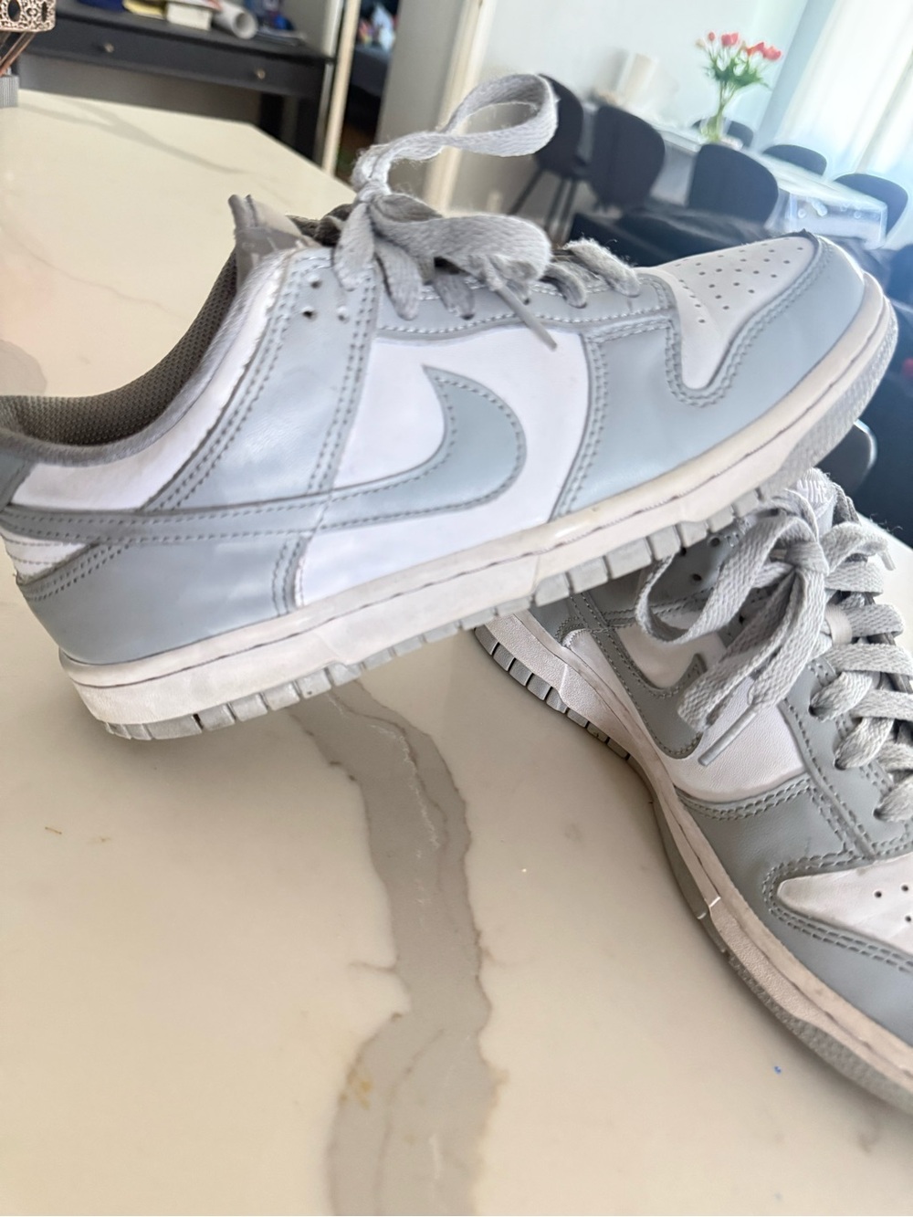 Nike youth Low-Top Sneakers in Light Gray and White dunks